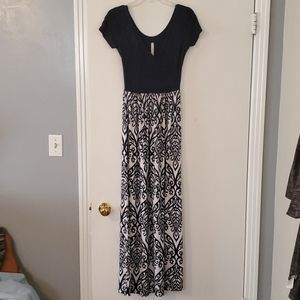 Navy/White Maxi. Excellent condition.